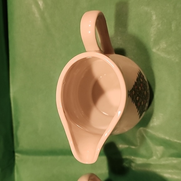 Mount Clemens Christmas Tree Cream & Sugar Set - Picture 2 of 8